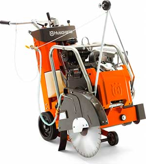 Резчик швов HUSQVARNA FS-524 в прокат в Белгороде. У нас лучшая цена за сутки! Возможность взять в аренду с выгодной скидкой до 40% при экспресс доставке 24/7. И помните, ночью стоимость еще дешевле на 30%! #арендапрокат #виброплита #выгодно